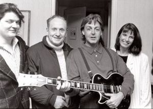 Les Paul and Paul McCartney 1988, NY 8.jpg
